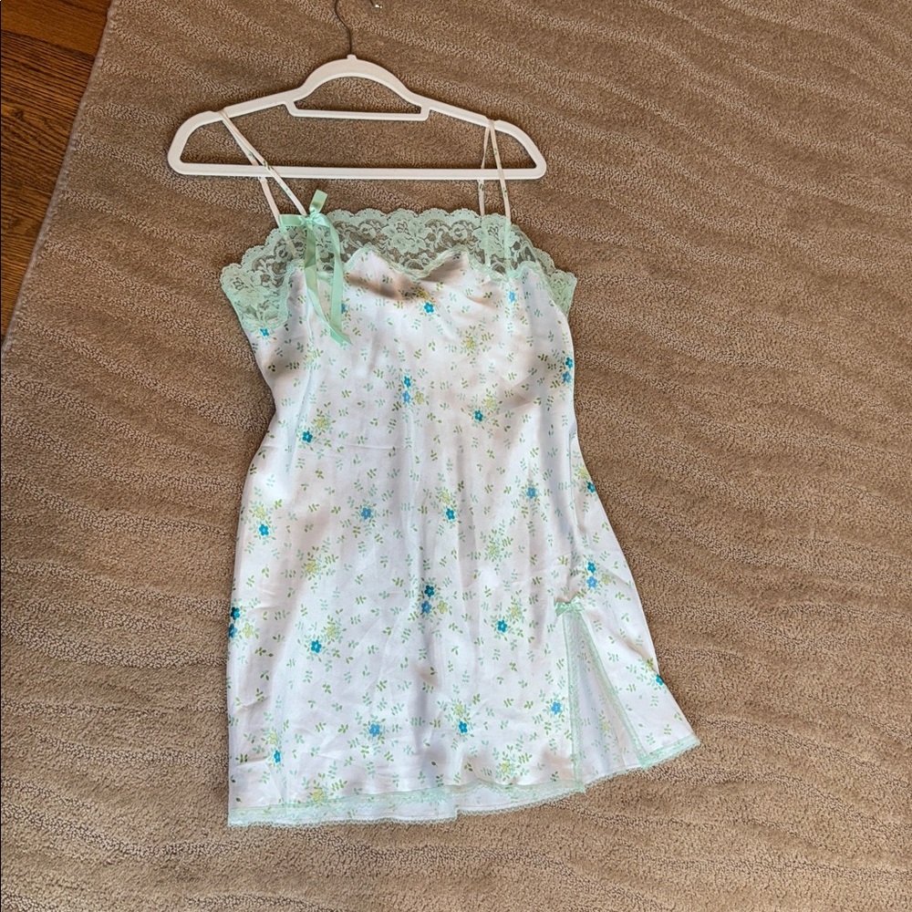 Victoria's Secret Floral Lace Trim Slip Dress‎ - Picture 10 of 12